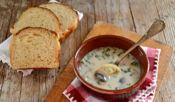 Mushroom Soup with Milk and Vegetables