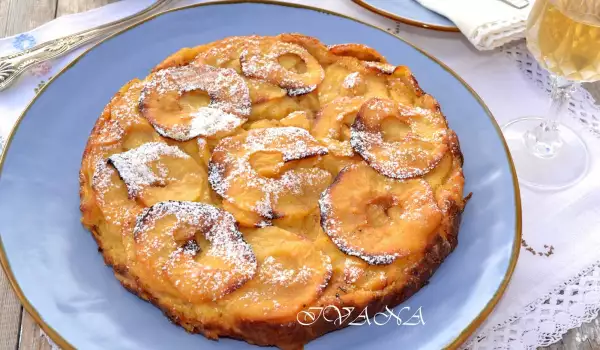 Juicy Apple Cake with Lots of Apples