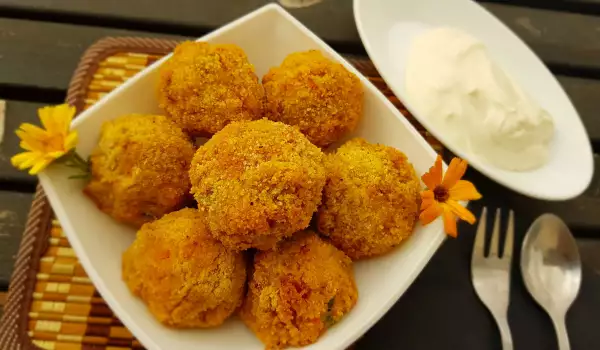 Carrot Croquettes with Vegan Breading and Sauce