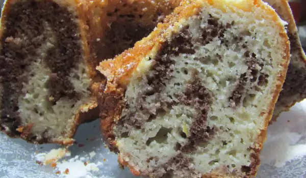 Marble Cake with Apples