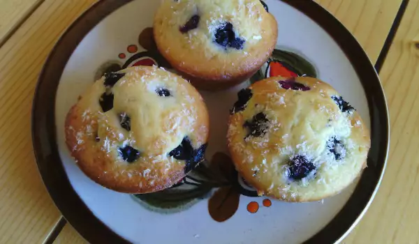 Muffins with Blueberries and Coconut Shavings