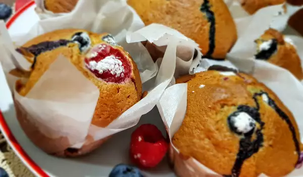 Easy Blueberry and Raspberry Muffins