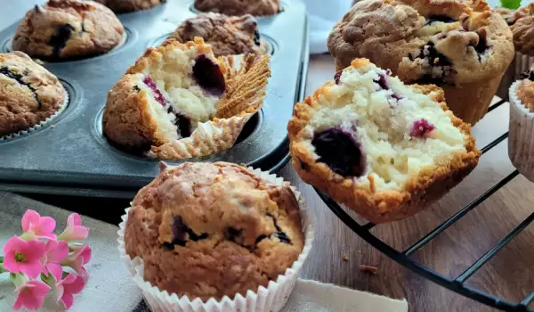 Blueberry and Sour Cream Muffins