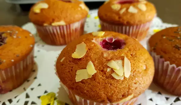 Quick Muffins with Frozen Fruit