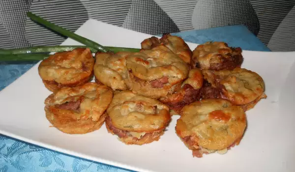 Muffins with Potatoes and Minced Meat