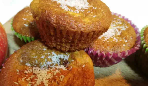 Healthy Muffins with Einkorn, Apples and Cinnamon