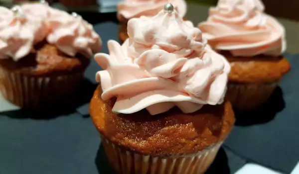 Muffins with Carrots, Cottage Cheese and Cream