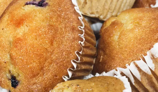 Coconut Muffins with Banana and Raisins