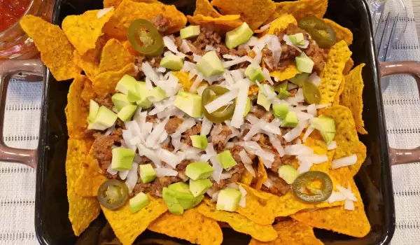 Nachos with Beef and Avocado