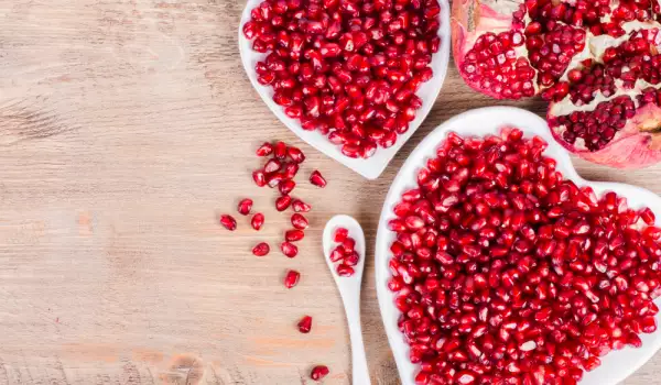 What Does a Pomegranate Contain?
