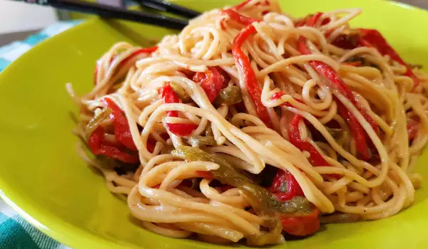 Chinese-Style Noodles with Peppers