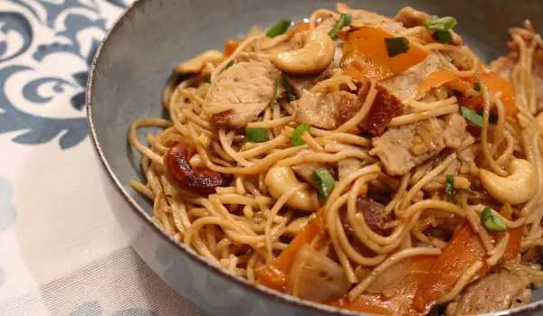 Asian-Style Noodles with Beef and Cashews