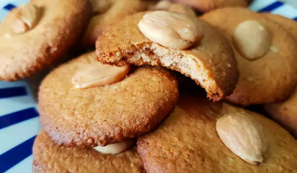 Whole Grain Biscuits with Almonds and Oats
