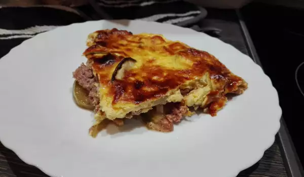 Gratin with Minced Meat and Zucchini