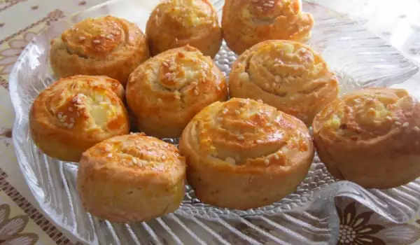 Pastry Pies with Feta Cheese