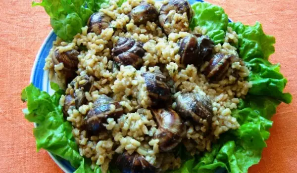 Snails with Rice and Garlic