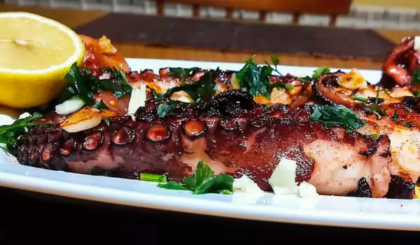 Spicy Fried Octopus with Garlic and Parsley