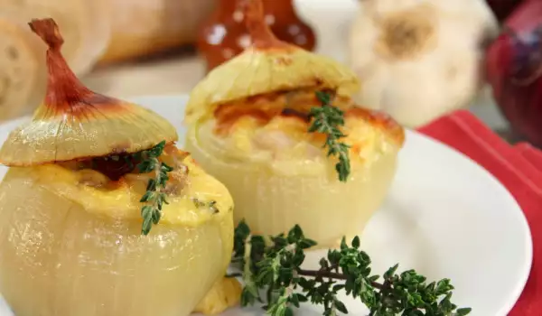 Stuffed Onions with Sausage and Mushrooms