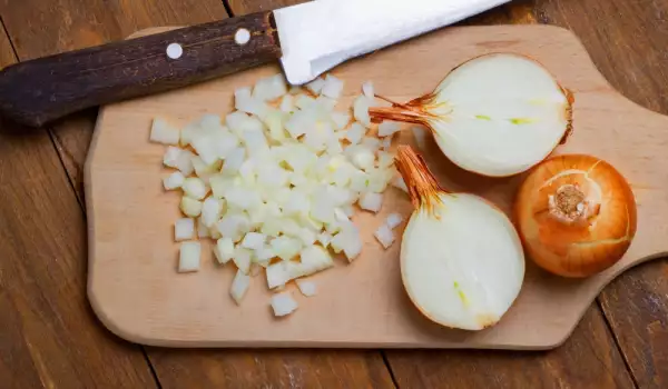 How To Easily Peel Onions?