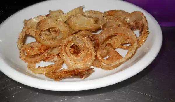 Crispy Onion Rings with Black Pepper