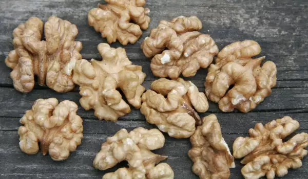 How Many Calories are in Walnuts?