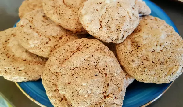 Delicate Walnut Cookies with Dates