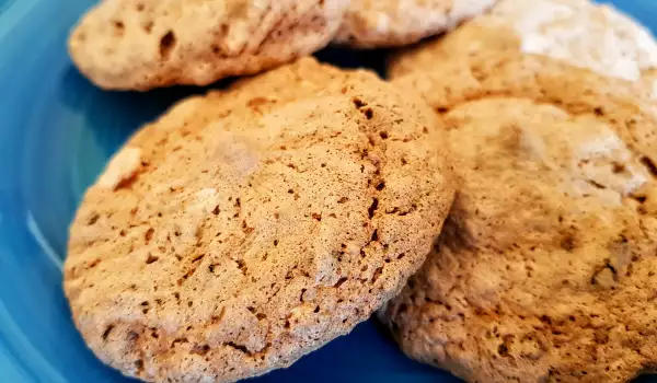 Delicate Walnut Cookies with Dates