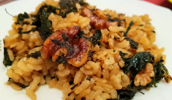 Nettles with Rice and Walnuts