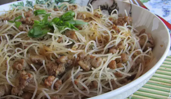 Rice Noodle Stir Fry with Minced Pork