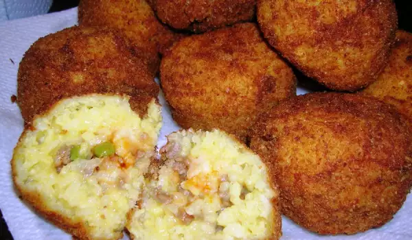 Rice Balls with Minced Meat