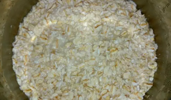 Oatmeal with Apples, Dried Fruit and Almonds