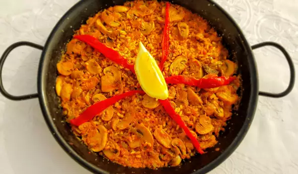 Paella with Rice and Mushrooms