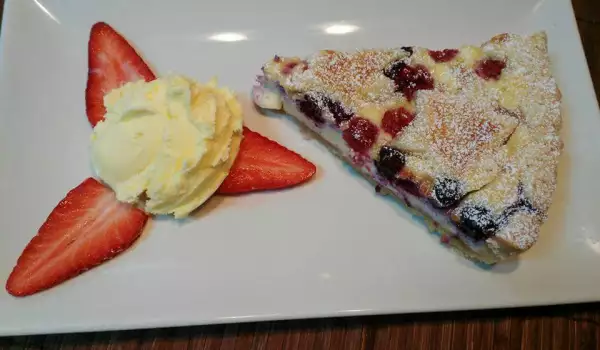 Blueberry and Cream Cheese Pie