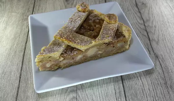 Pie with Pears and Walnuts