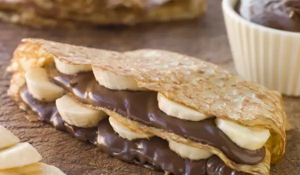 Pancakes with Chocolate and Bananas