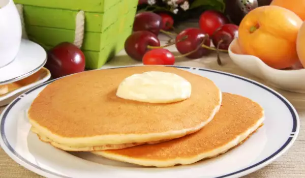 American Pancakes with Yogurt
