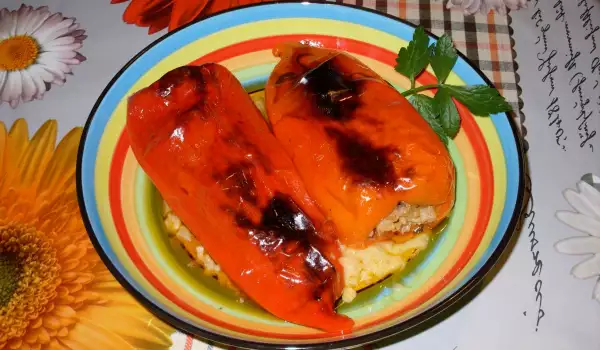 Stuffed Peppers with Beans and Minced Meat