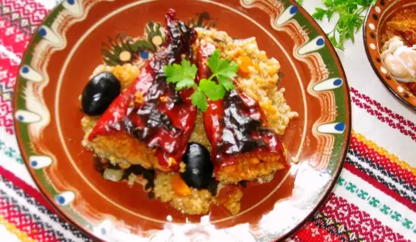 Stuffed Peppers with Bulgur, Mushrooms and Olives