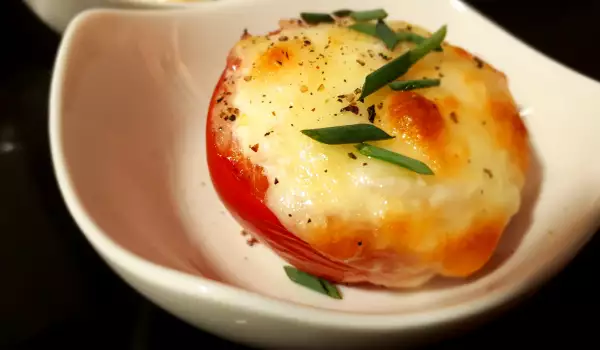 Stuffed Tomatoes with Ham and Cheese