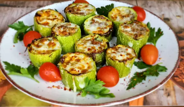 Air Fryer Stuffed Zucchini with Minced Meat