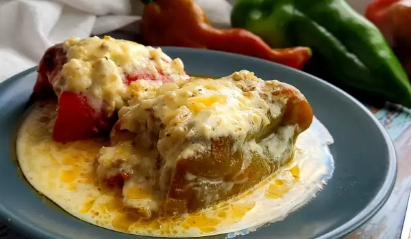 Stuffed Peppers with Minced Meat and Rice