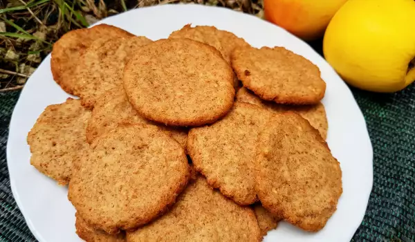 Wholemeal Spelt Biscuits with Apple and Cinnamon