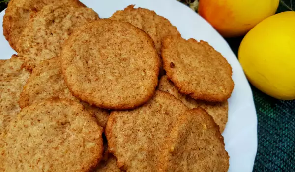 Wholemeal Spelt Biscuits with Apple and Cinnamon