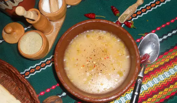 Cracholina (Bulgarian Cabbage Juice Soup)