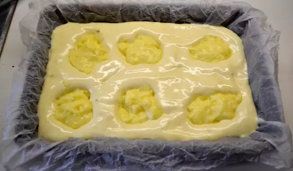 Easy Sponge Cake with Egg Custard
