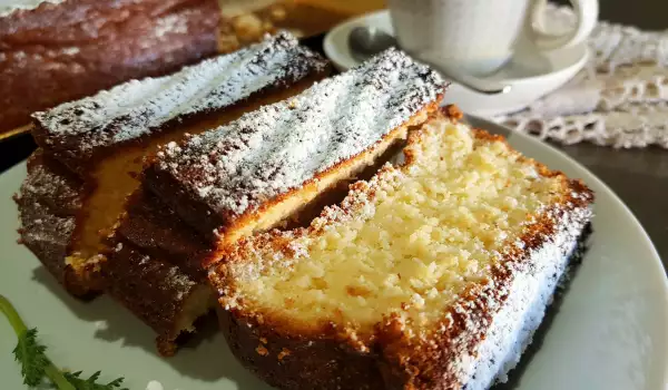 Sponge Cake with Honey