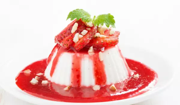 Strawberry Coulis - What is it and How is it Made?