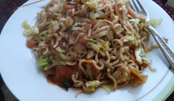 Fried Spaghetti with Cabbage
