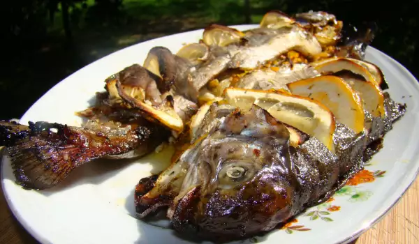Trout with Carrots and Garlic in the Oven