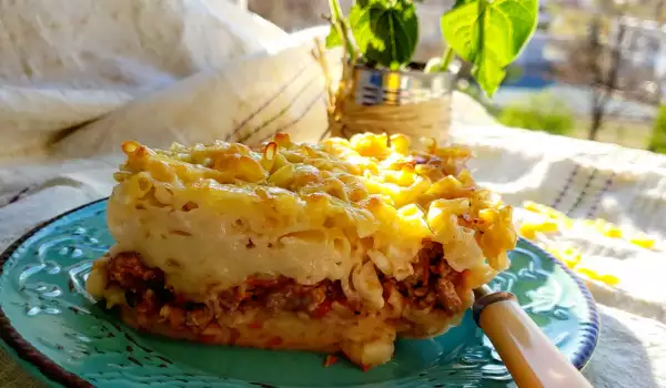 Greek Pastitsio - Baked Pasta with Mince